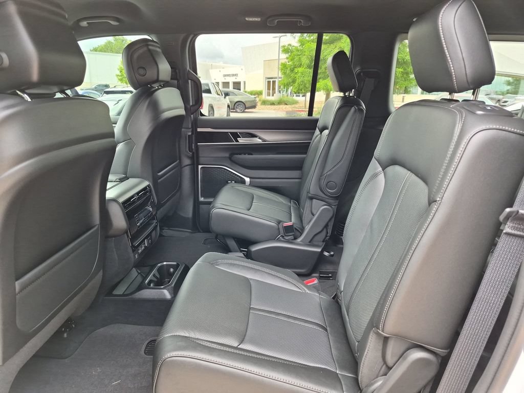 New 2026 Jeep Grand Wagoneer 4WD image 32