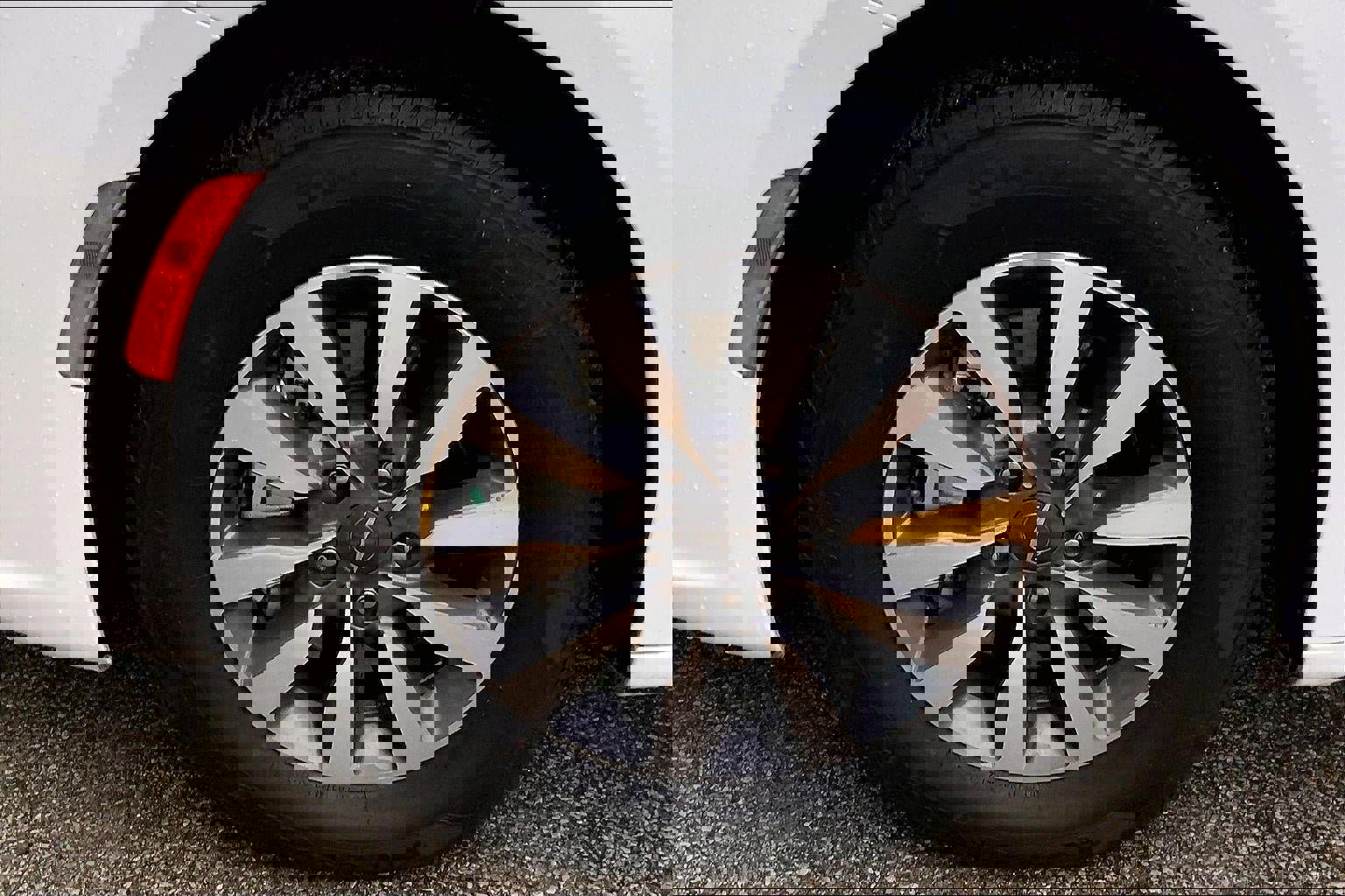 Used 2024 Chrysler Pacifica Select image 8