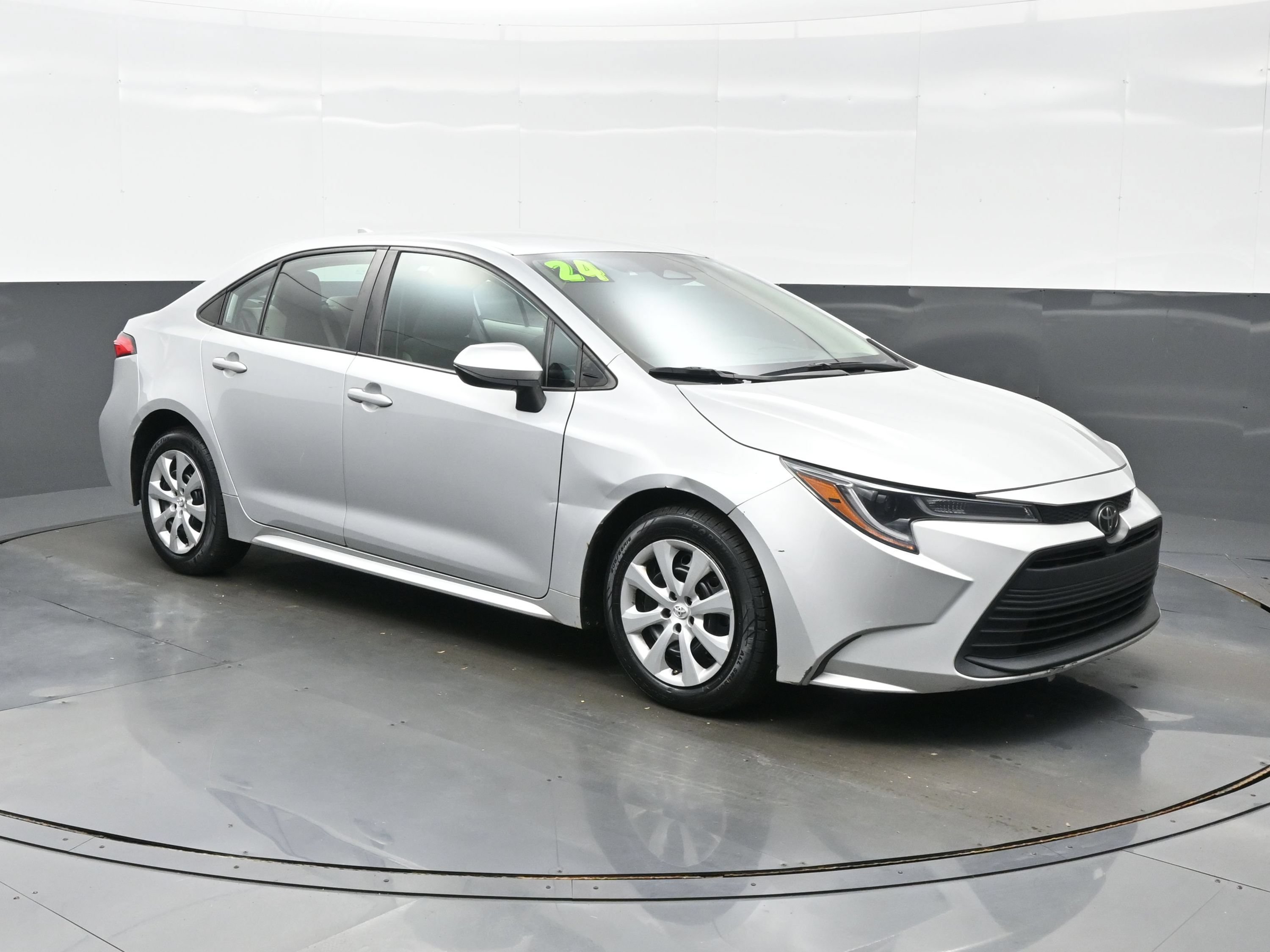 Used 2024 Toyota Corolla LE FWD image 8