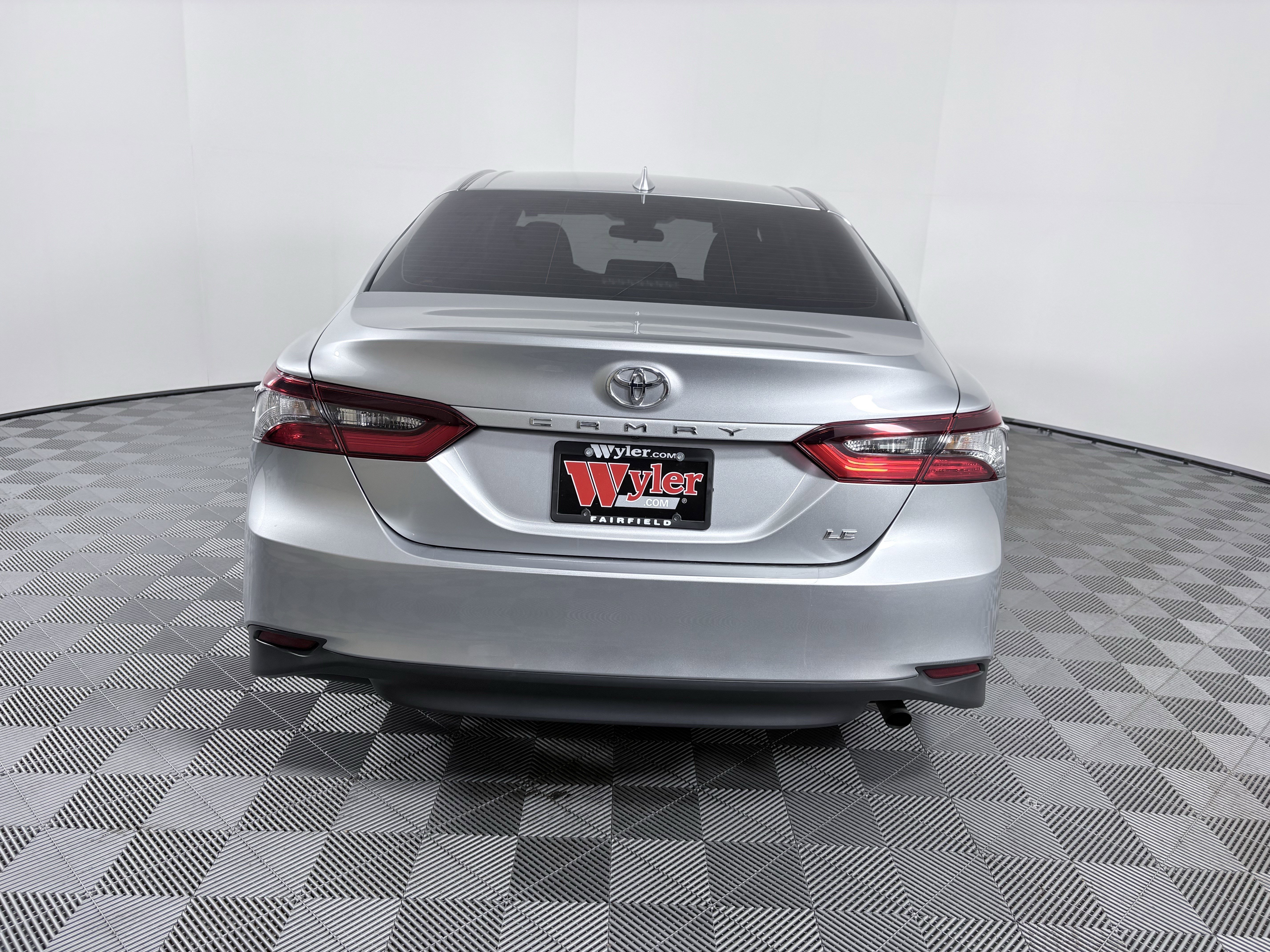 Used 2022 Toyota Camry LE image 7