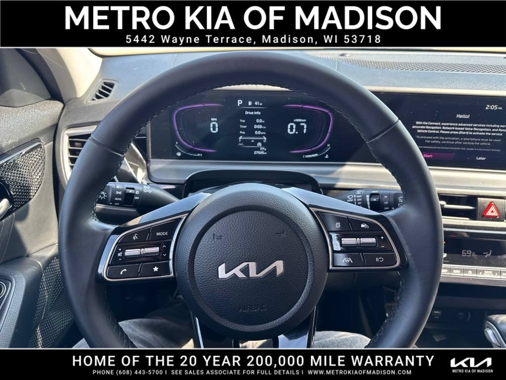 Used 2025 Kia Seltos S AWD/4WD image 17