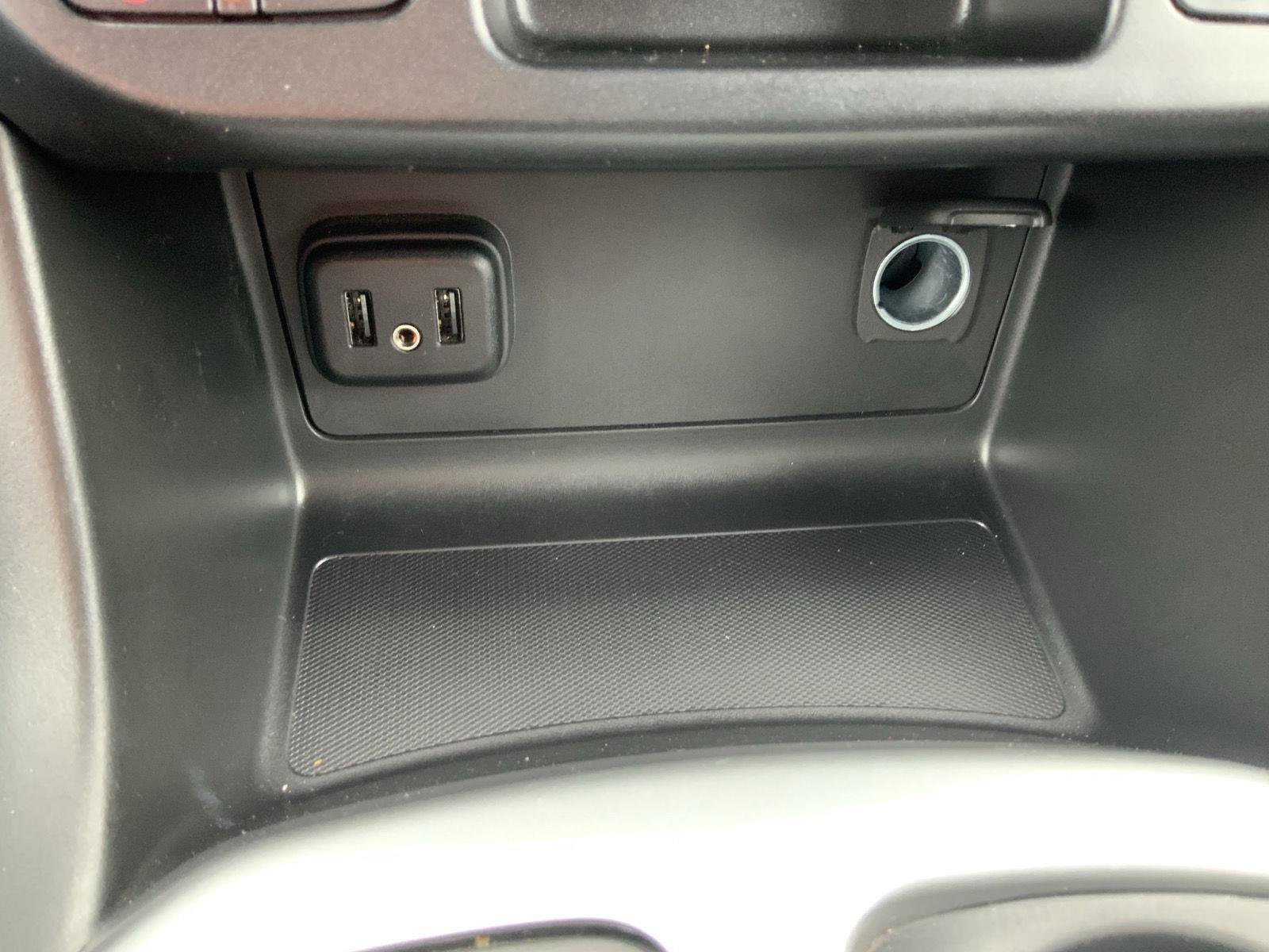 Used 2022 Chevrolet Colorado LT w/ Luxury Package image 40