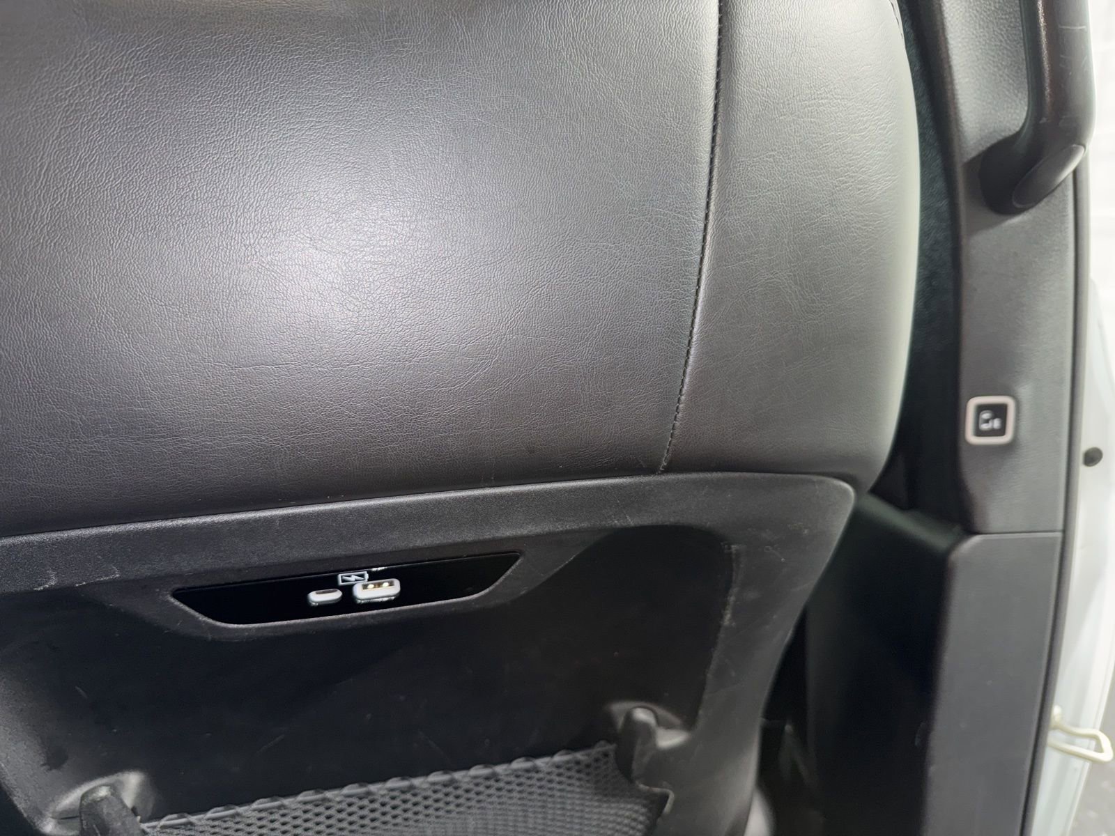 Used 2024 Chrysler Pacifica Select image 14