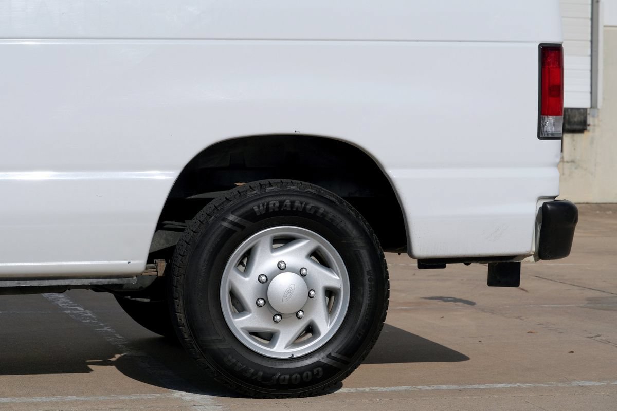Used 2014 Ford E-150 and Econoline 150 w/ Power Group RWD image 23