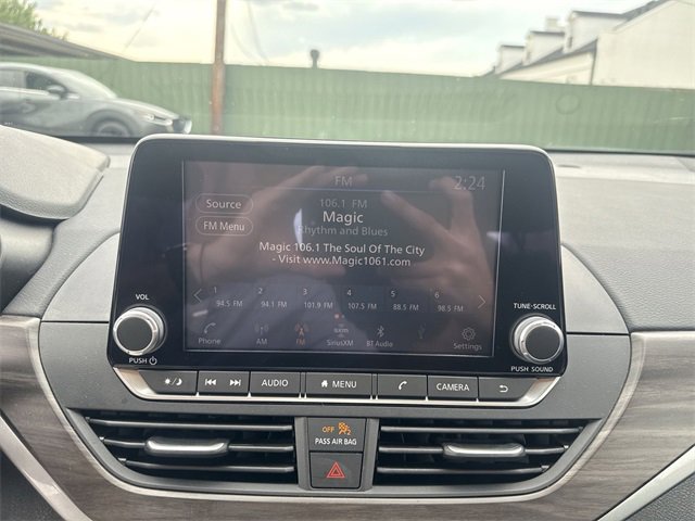 Used 2024 Nissan Altima 2.5 SV image 16