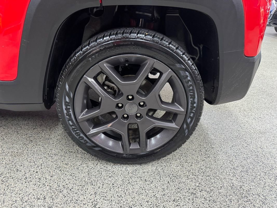 Used 2022 Jeep Renegade Latitude w/ Convenience Group AWD/4WD image 34