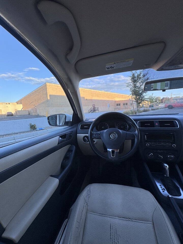 Used 2012 Volkswagen Jetta SE FWD image 7