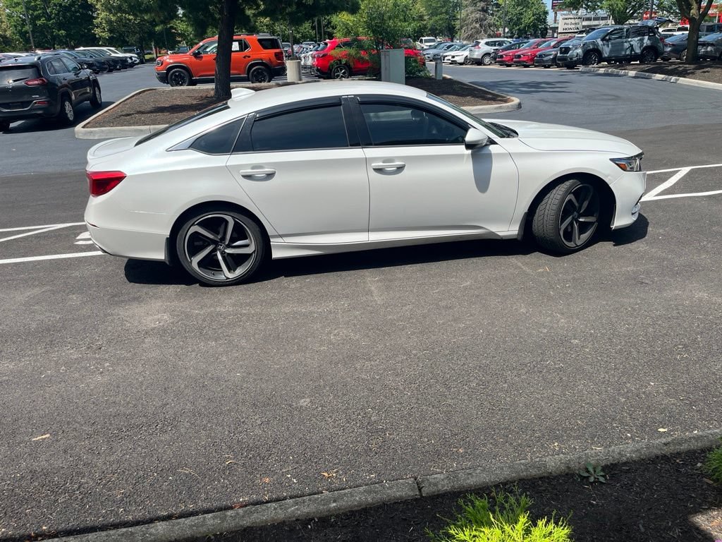 Used 2018 Honda Accord Sport image 5