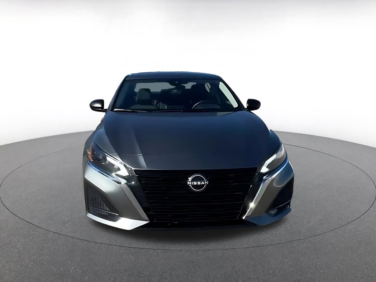 Used 2025 Nissan Altima 2.5 SV image 4