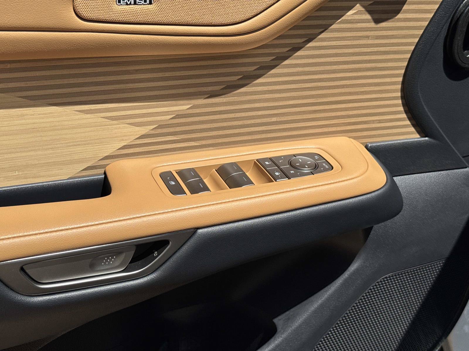 New 2026 Lexus ES 350e w/ Cold Area Package FWD image 11