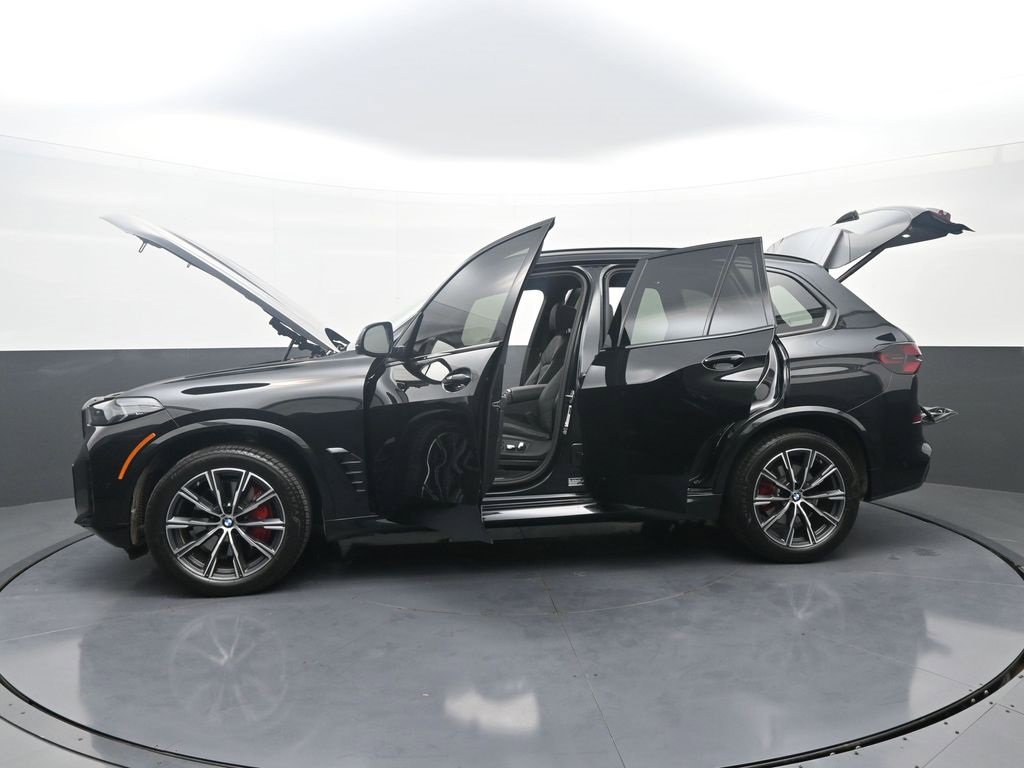 Used 2026 BMW X5 xDrive40i w/ M Sport Package image 43
