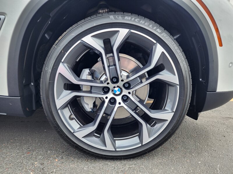 Used 2021 BMW X5 xDrive40i w/ Convenience Package AWD/4WD image 24