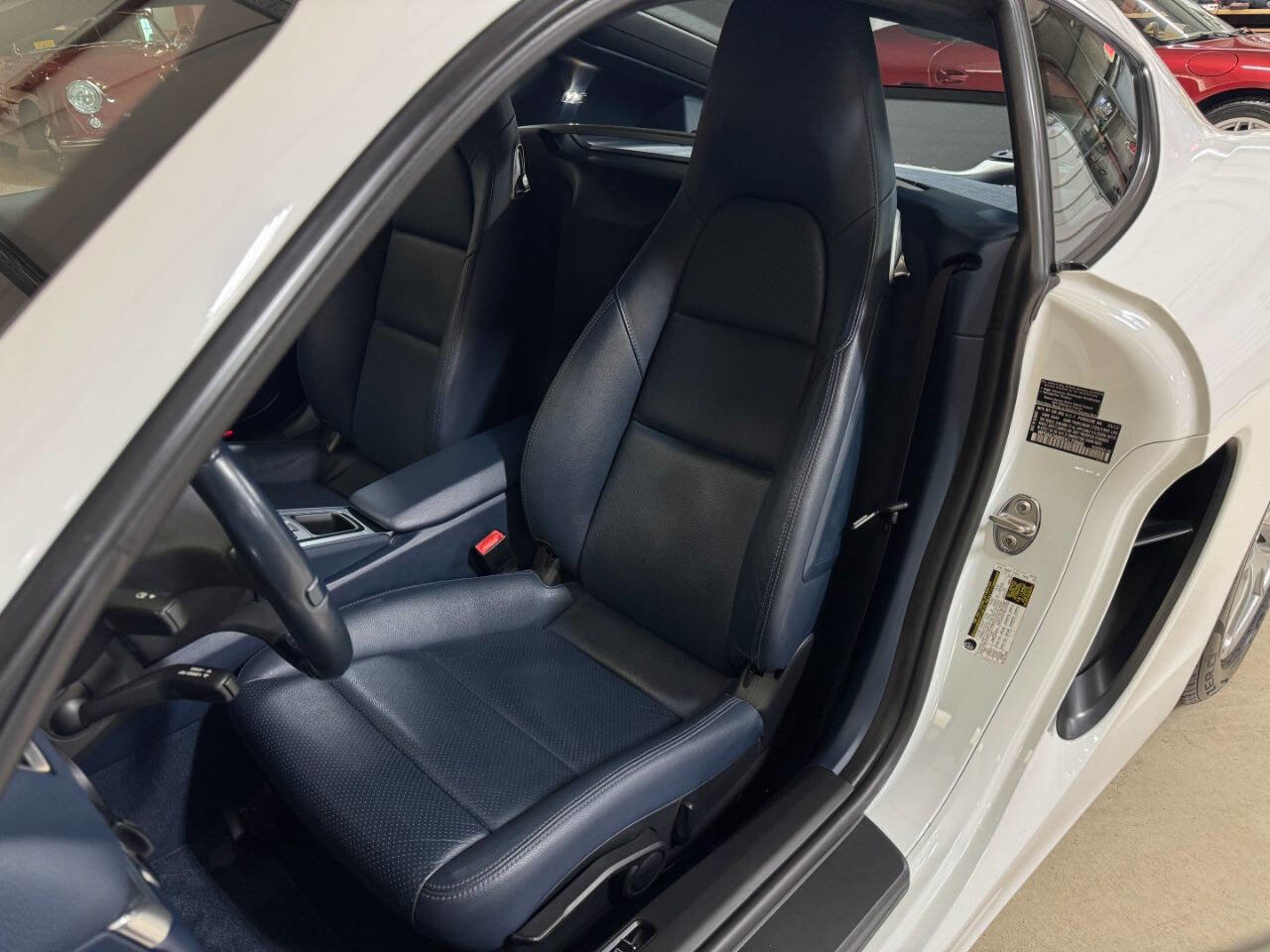Used 2014 Porsche Cayman image 27