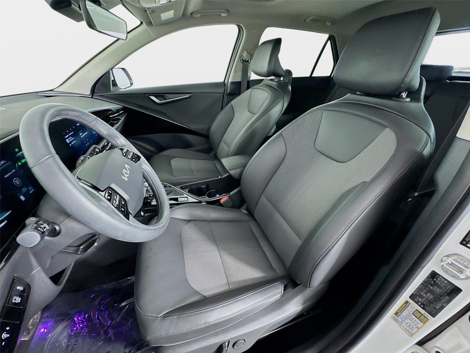 Certified 2023 Kia Niro EX Touring FWD image 11