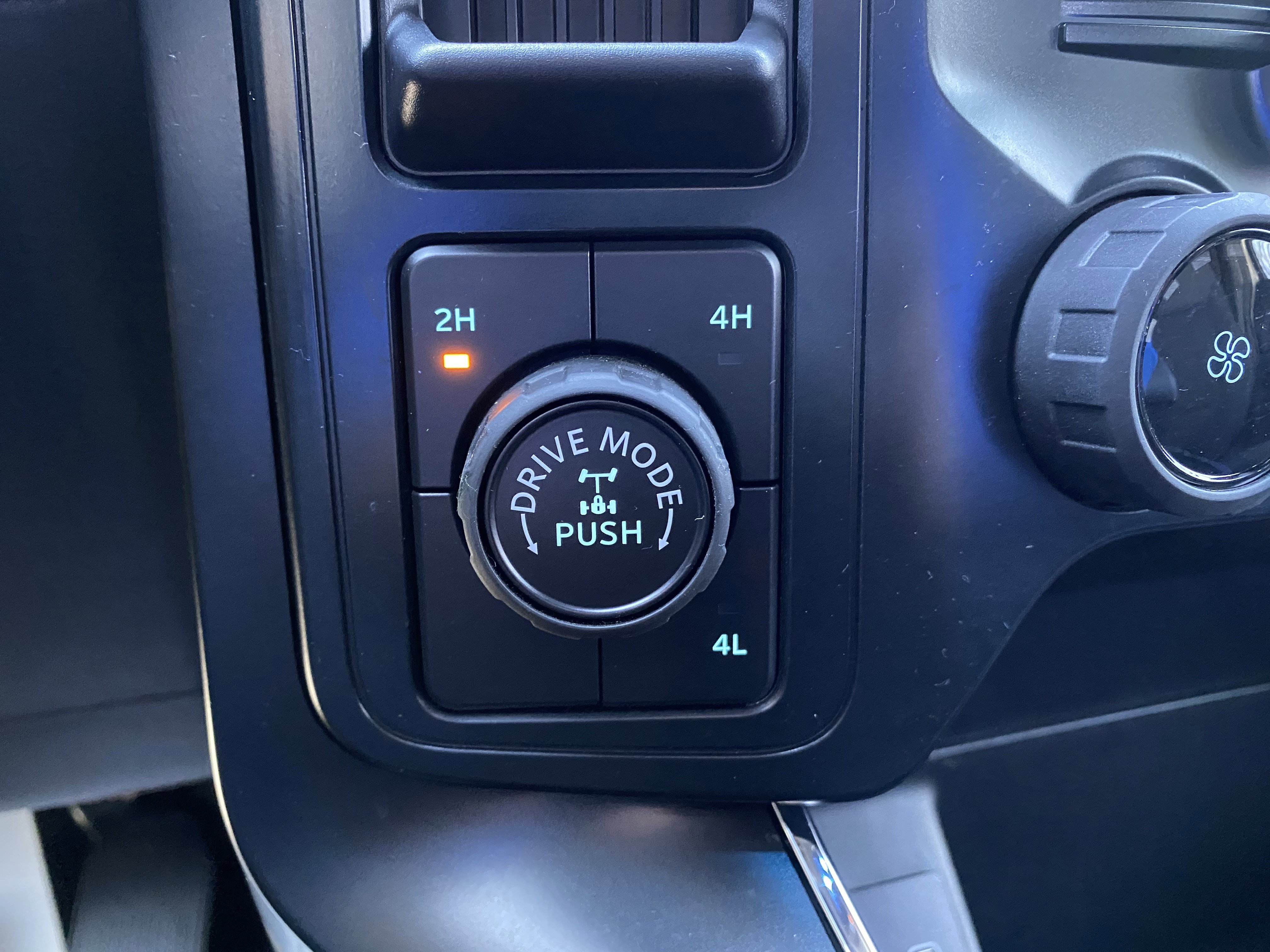 Used 2025 Ford F150 STX w/ Equipment Group 200A image 28