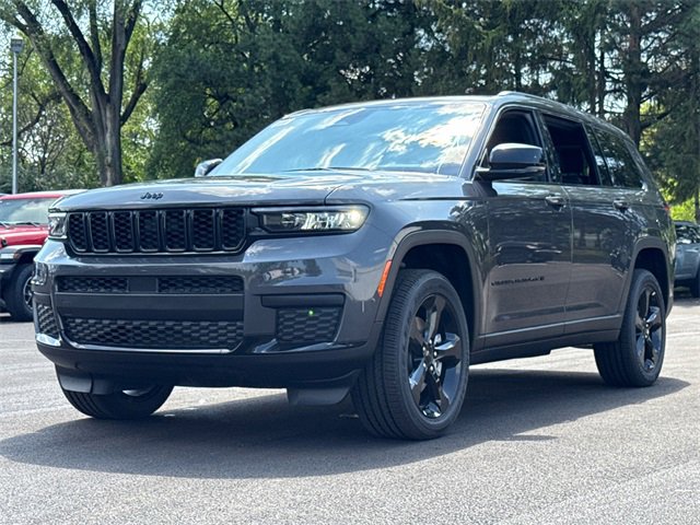 New 2025 Jeep Grand Cherokee L Altitude image 10