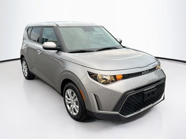Certified 2023 Kia Soul LX FWD image 3