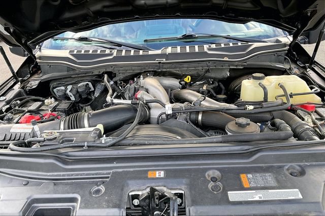 Used 2022 Ford F350 Platinum w/ FX4 Off-Road Package AWD/4WD image 21