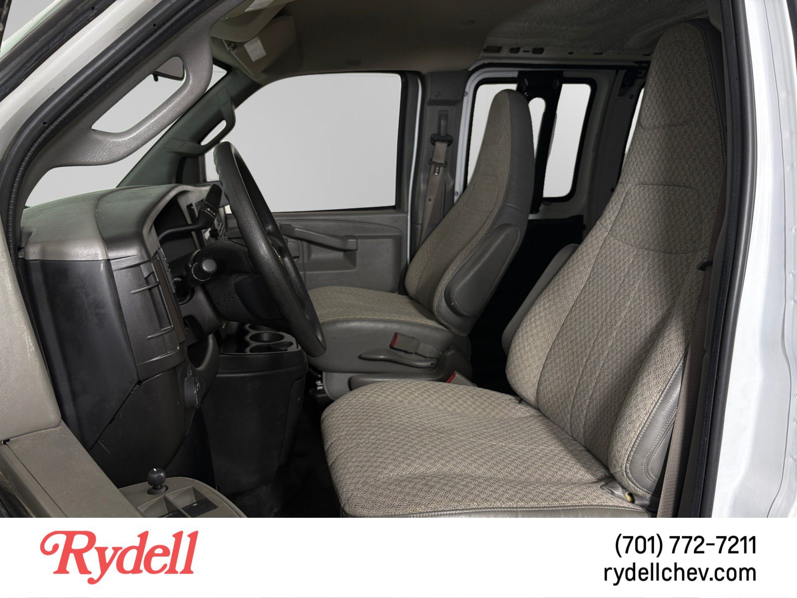 Used 2019 Chevrolet Express 3500 Extended w/ Driver Convenience Package RWD image 10