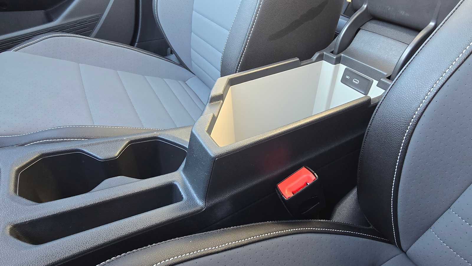 Used 2025 Volkswagen Jetta SE image 34