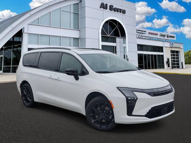 New 2027 Chrysler Pacifica Limited w/ Family Tech Group AWD/4WD image 1