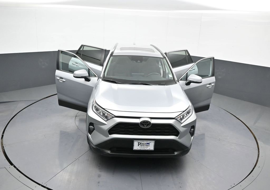 Used 2021 Toyota RAV4 XLE image 44