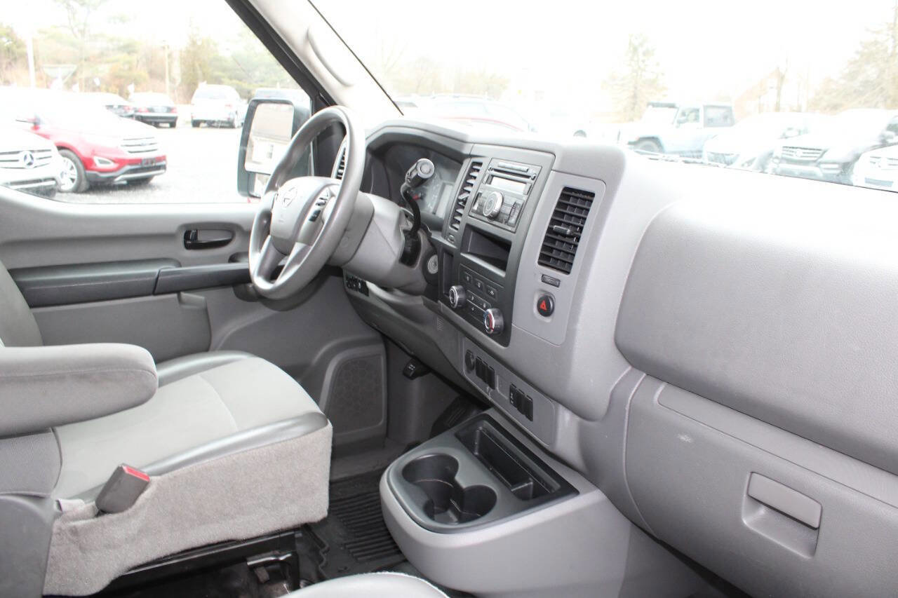 Used 2017 Nissan NV 1500 SV w/ Back Door Glass Package image 12