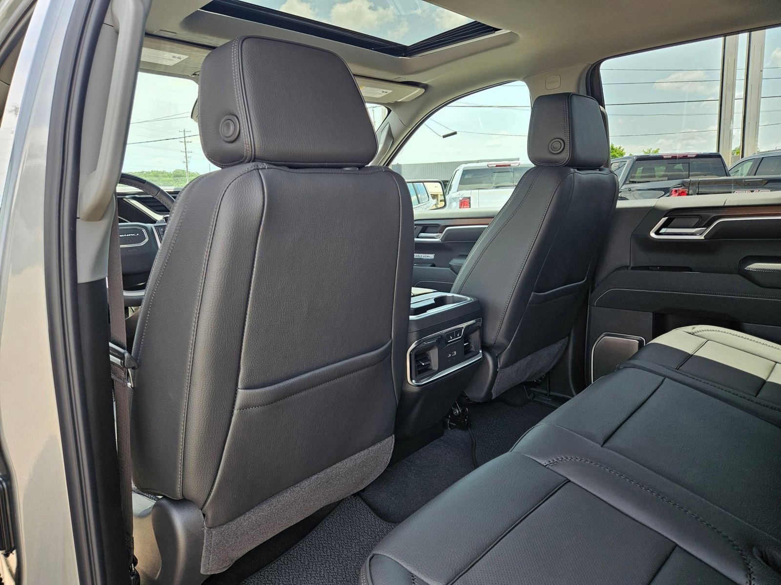 New 2026 GMC Sierra 1500 Denali AWD/4WD image 25