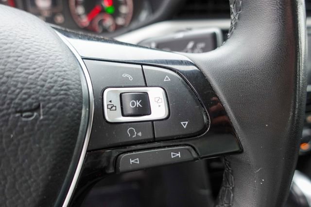 Used 2021 Volkswagen Passat 2.0T SE image 14