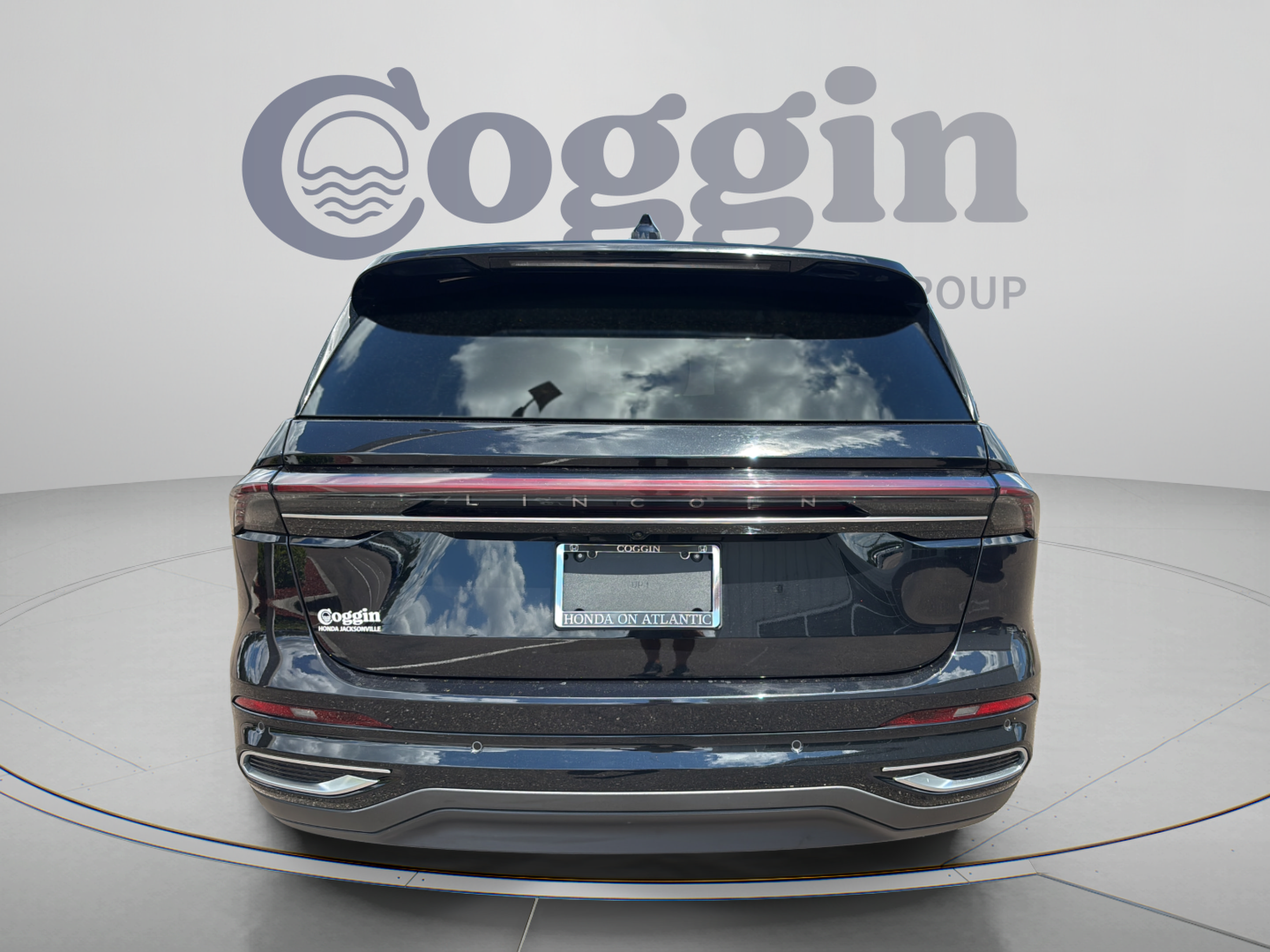 Used 2025 Lincoln Nautilus Premier AWD/4WD image 13