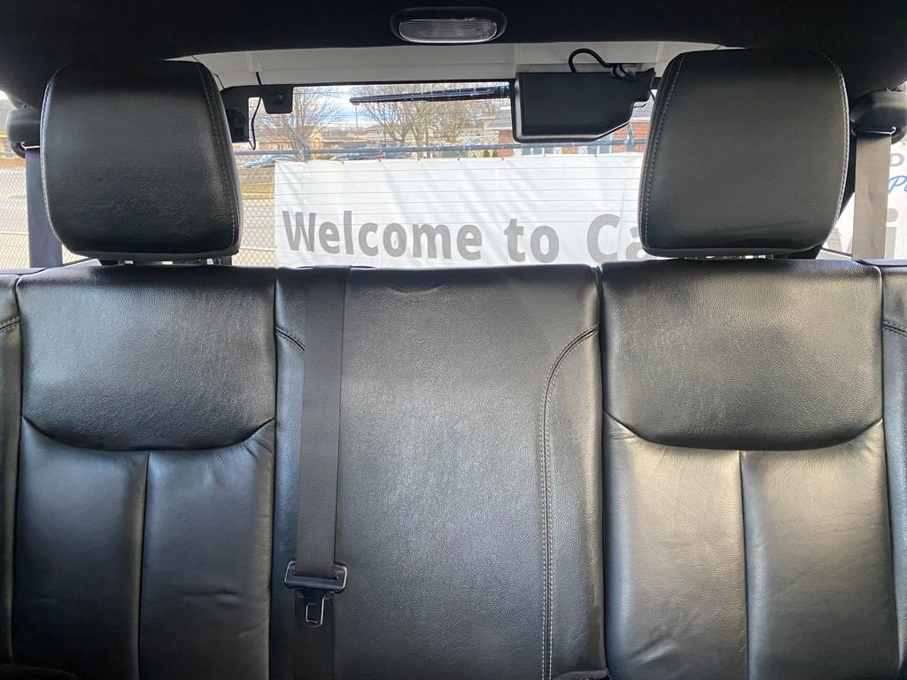 Used 2018 Jeep Wrangler Unlimited Sahara w/ Dual Top Group image 21