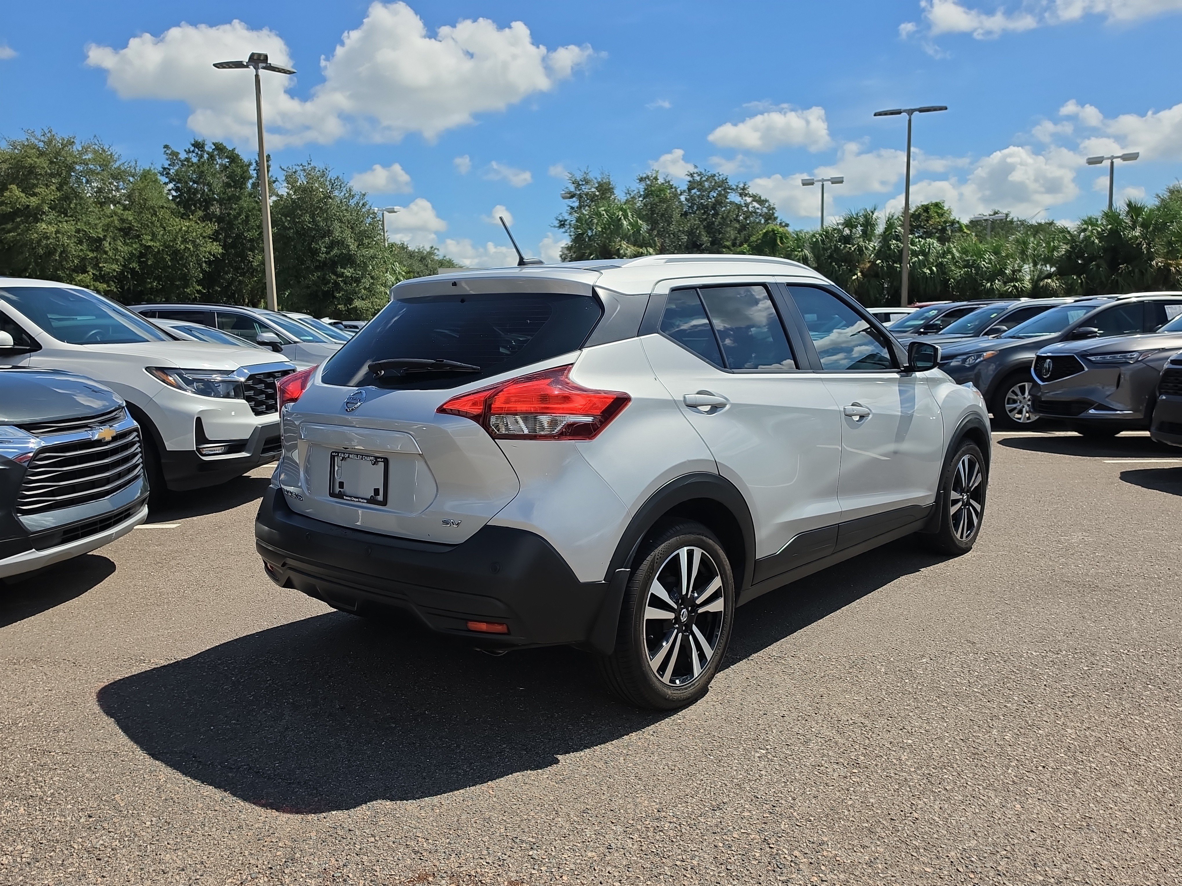 Used 2020 Nissan Kicks SV FWD image 8