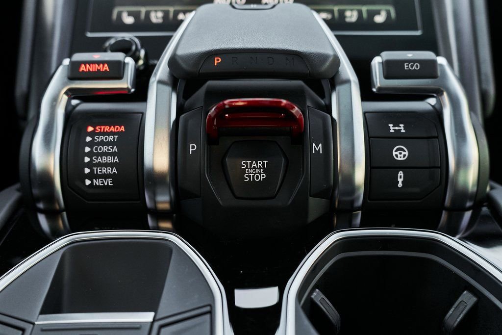 Used 2021 Lamborghini Urus image 64