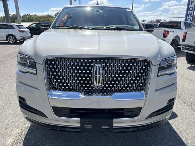 Used 2022 Lincoln Navigator Reserve image 2