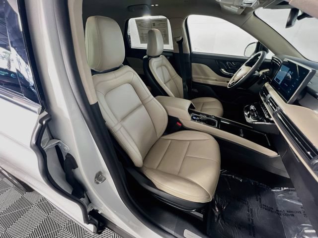 Used 2025 Lincoln Corsair FWD image 30