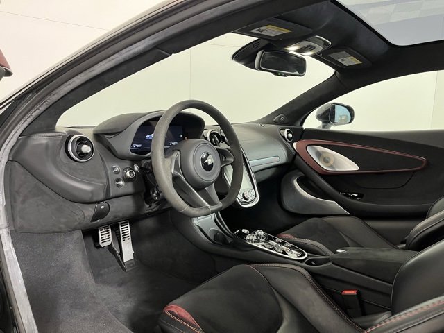 Used 2023 McLaren GT image 9