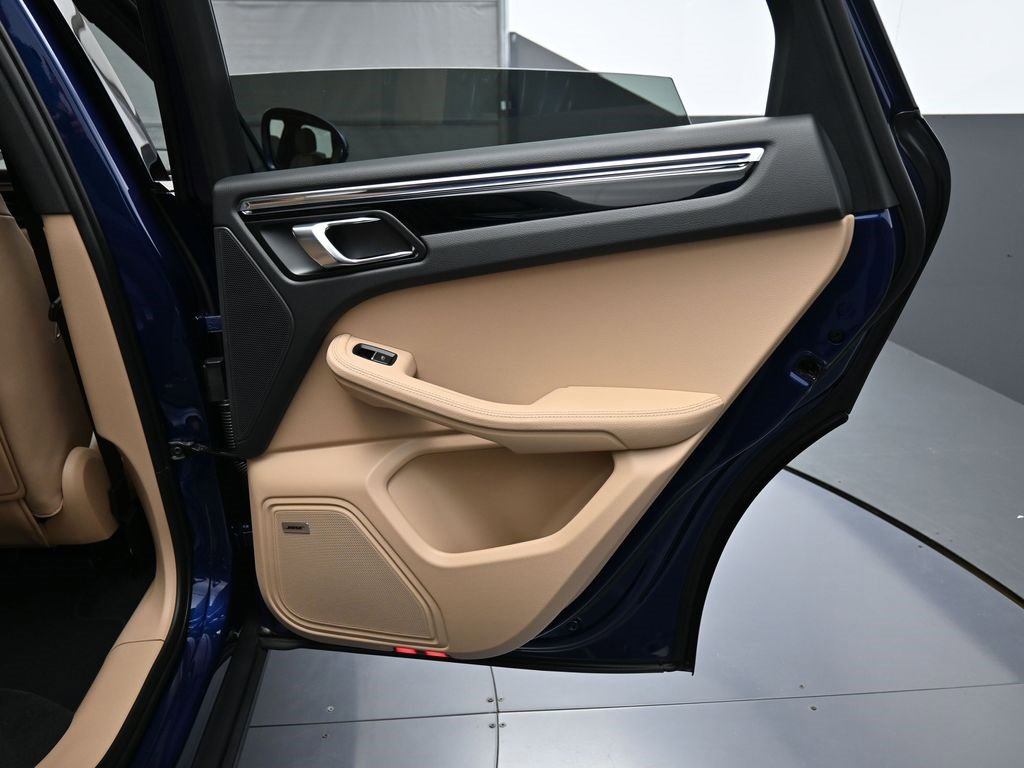 New 2026 Porsche Macan image 26