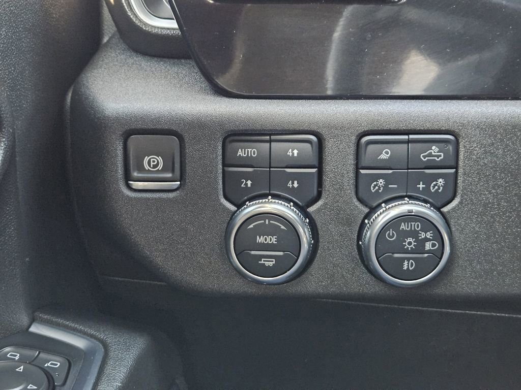 Used 2024 GMC Sierra 2500 SLT w/ SLT Premium Package image 25