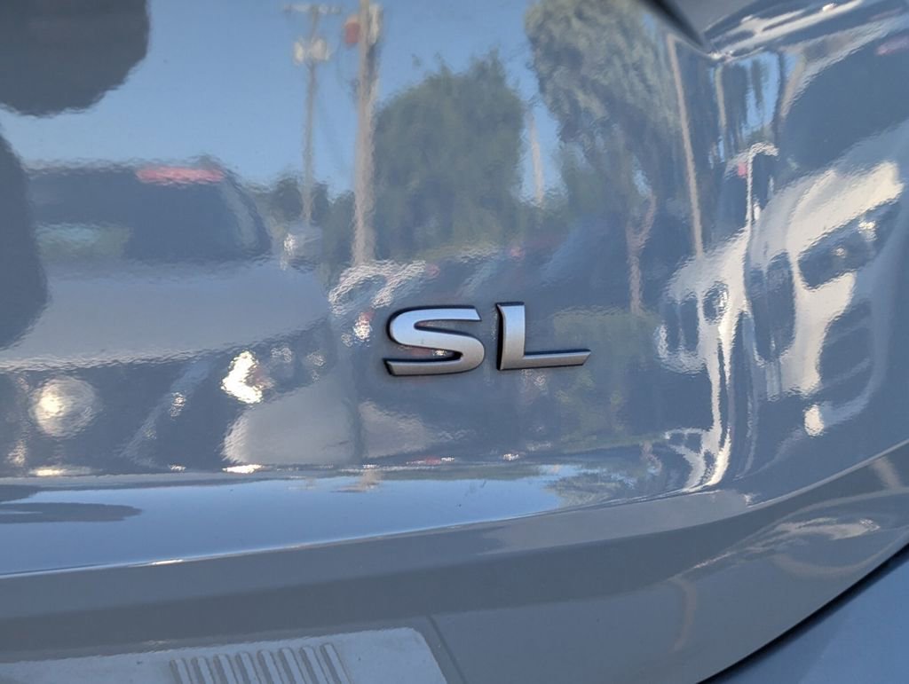Certified 2025 Nissan Rogue SL FWD image 15