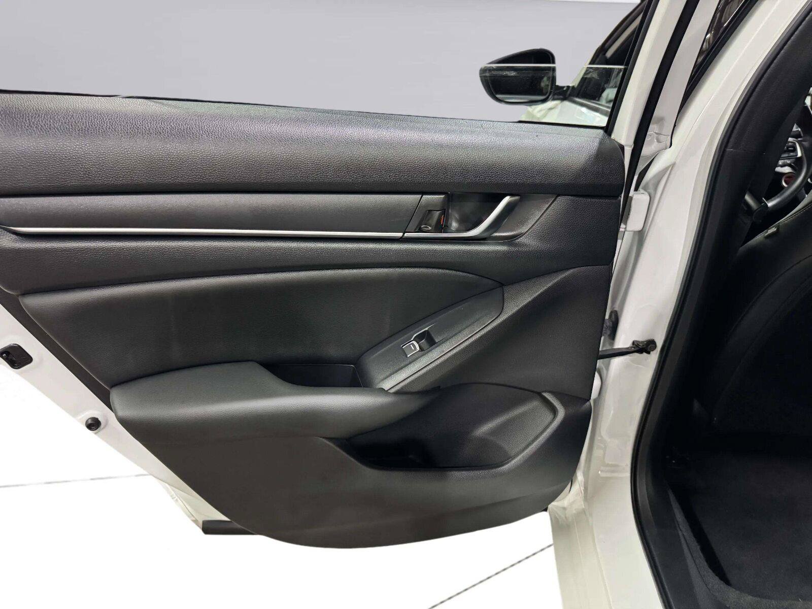 Used 2022 Honda Accord Sport image 28