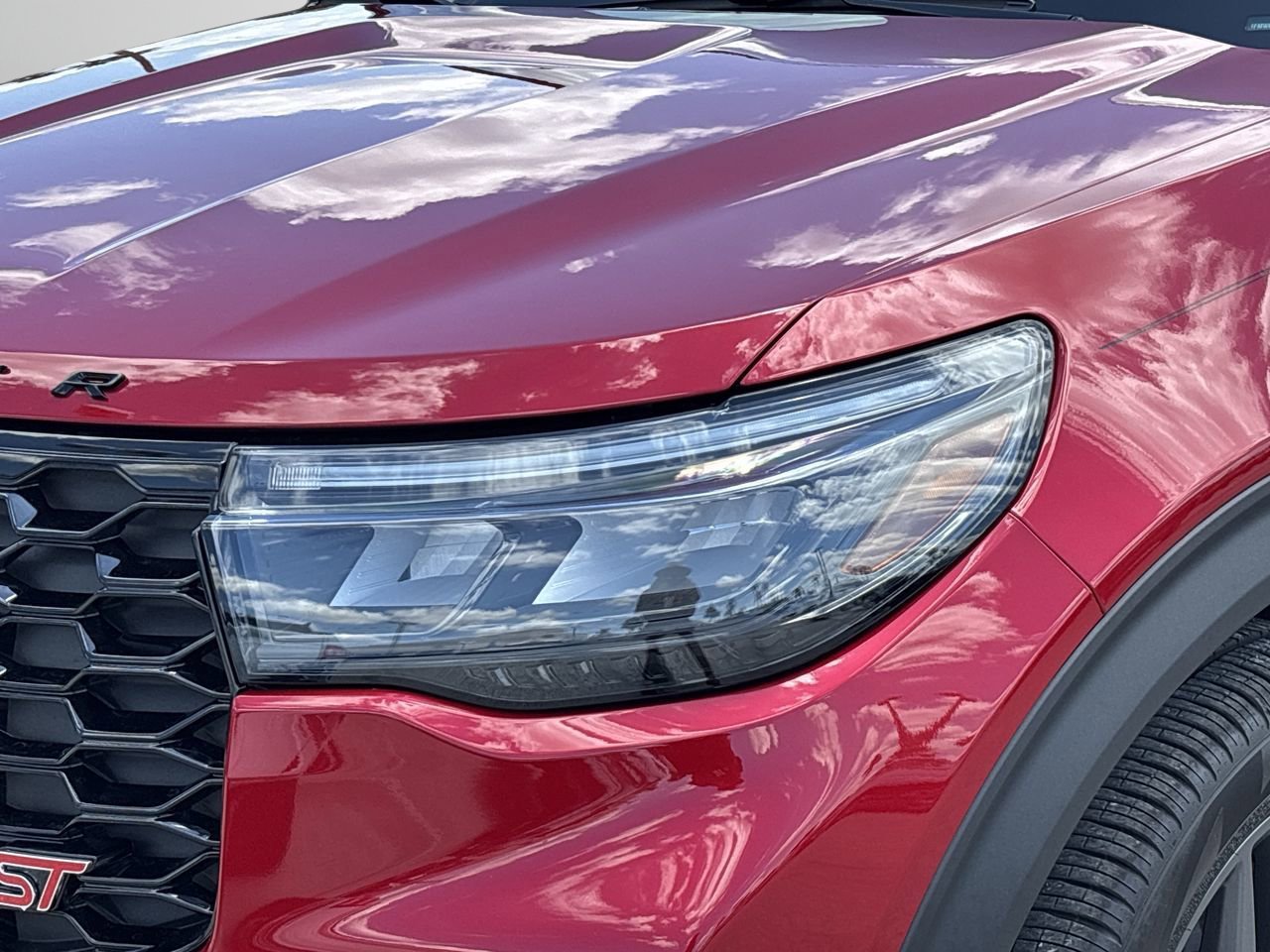 Used 2025 Ford Explorer ST w/ Sun And Sound Package image 6