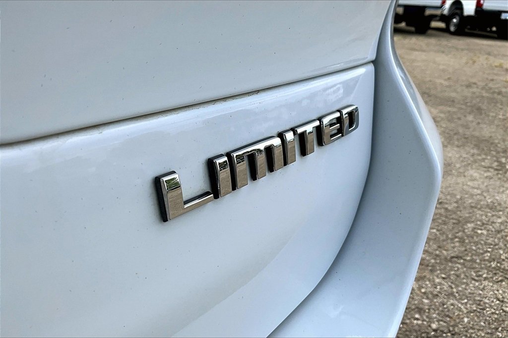 Used 2022 Jeep Grand Cherokee L Limited image 8