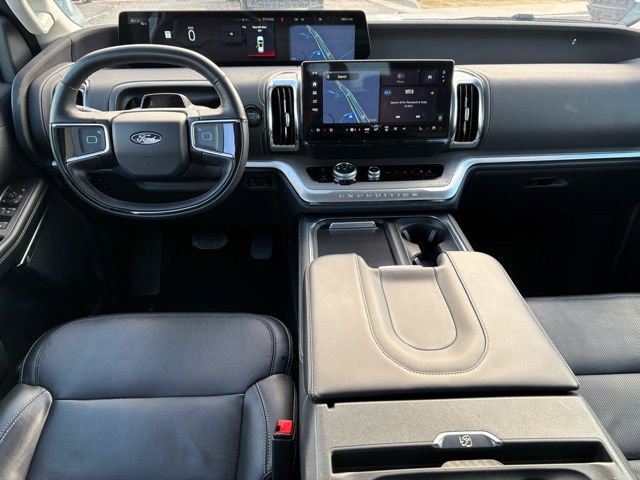 Used 2025 Ford Expedition Platinum image 22