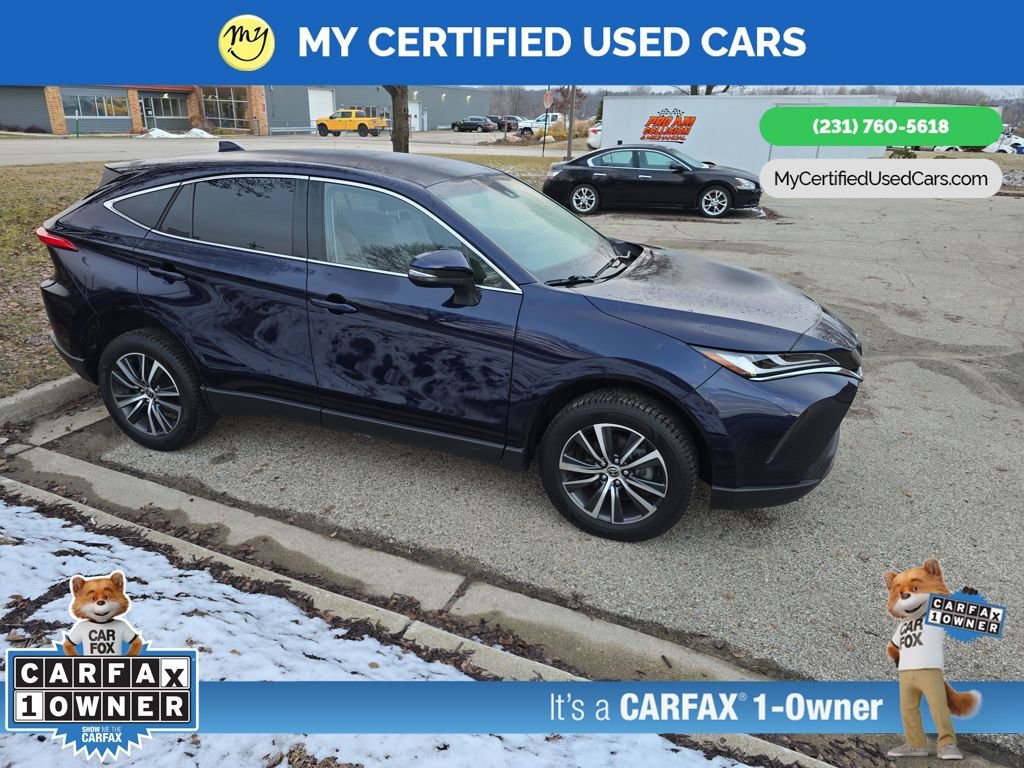 Used 2024 Toyota Venza LE image 3