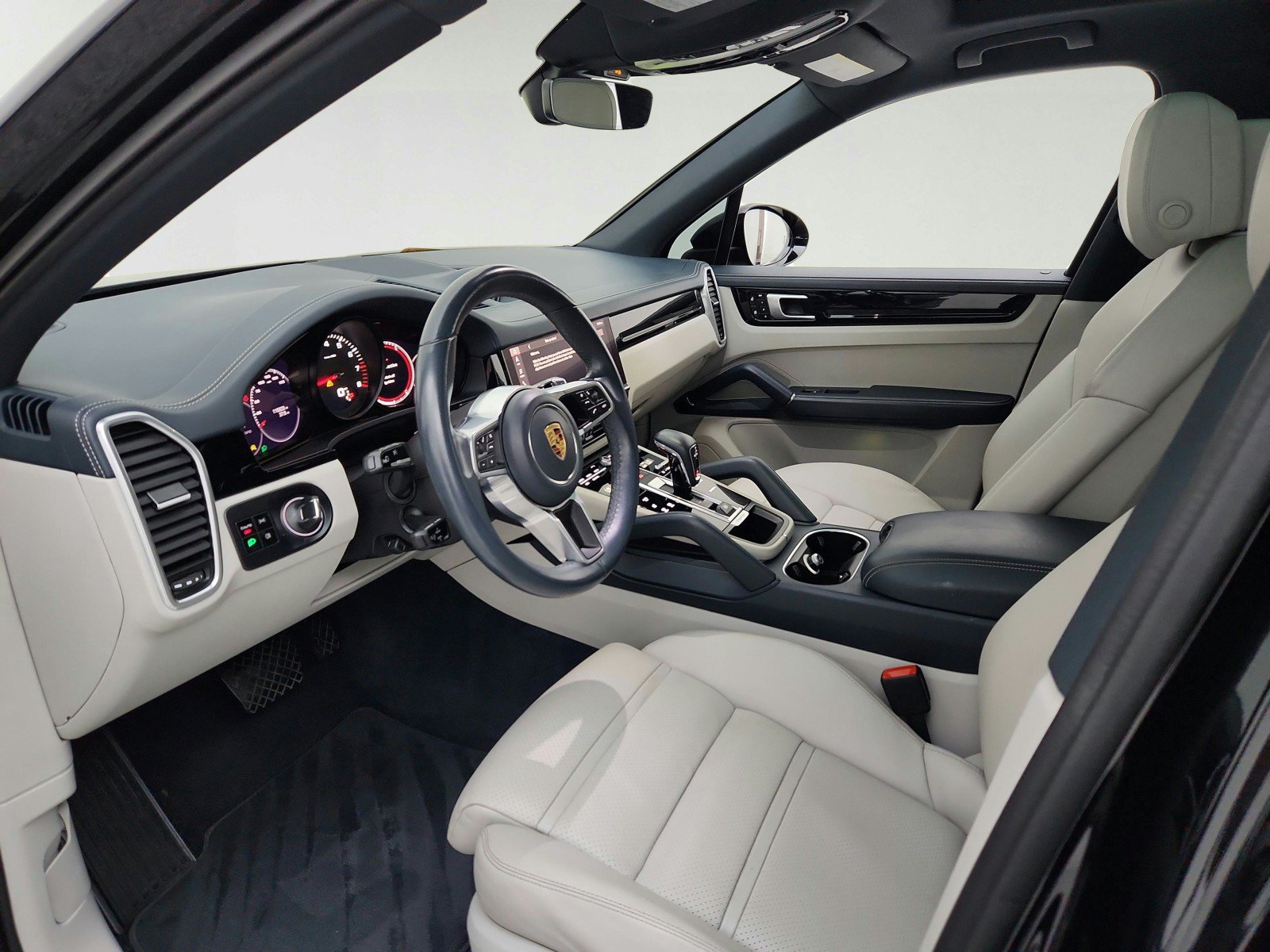 Used 2021 Porsche Cayenne AWD/4WD image 16