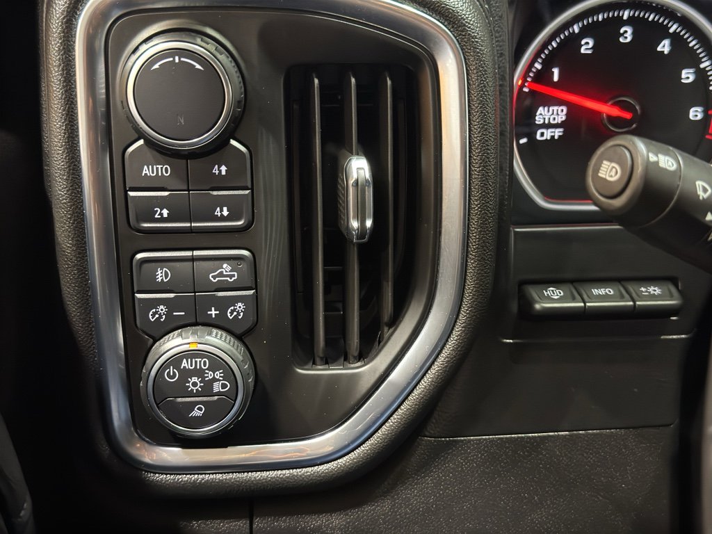 Used 2019 Chevrolet Silverado 1500 High Country w/ Technology Package AWD/4WD image 34