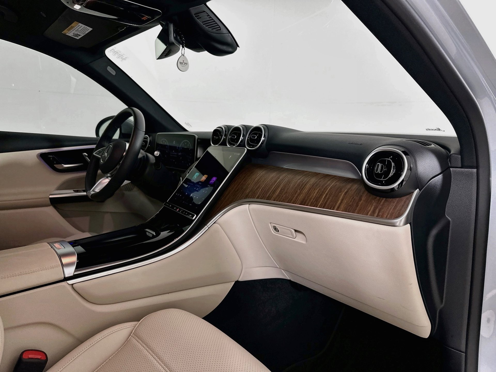 Used 2026 Mercedes-Benz GLC 300 image 31