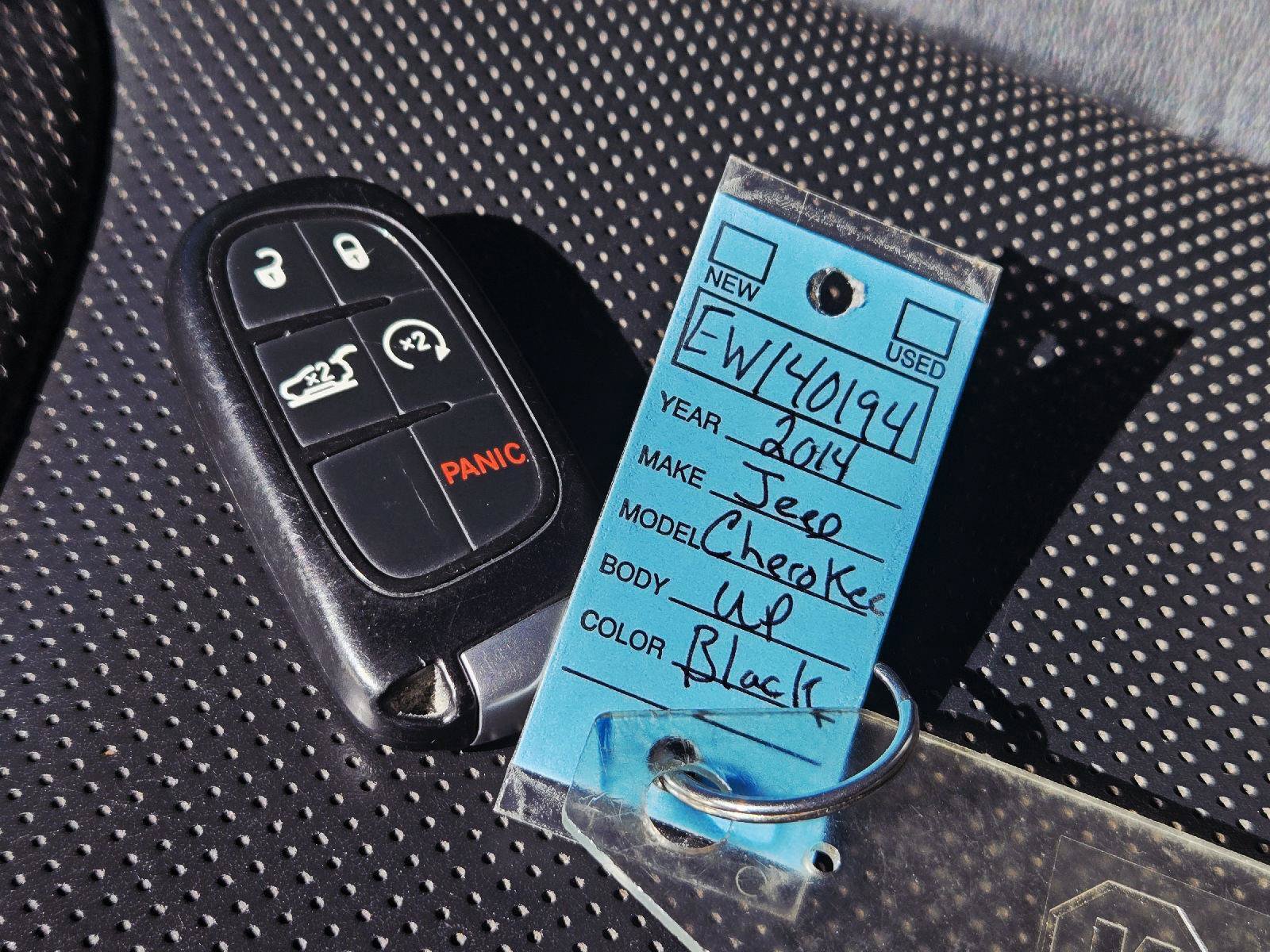 Used 2014 Jeep Cherokee Limited w/ Luxury Group AWD/4WD image 58