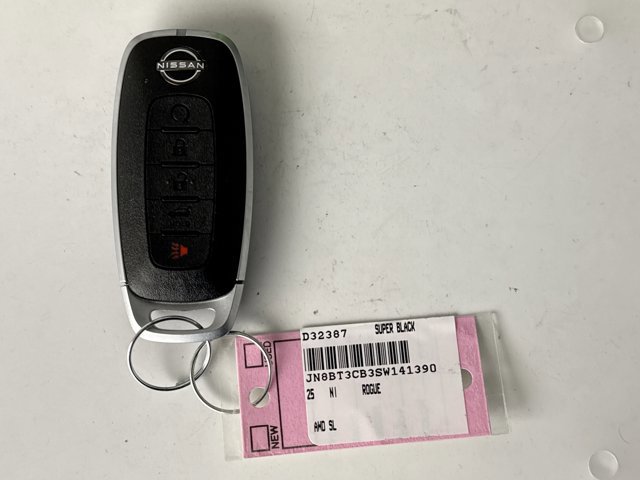 Used 2025 Nissan Rogue SL image 21