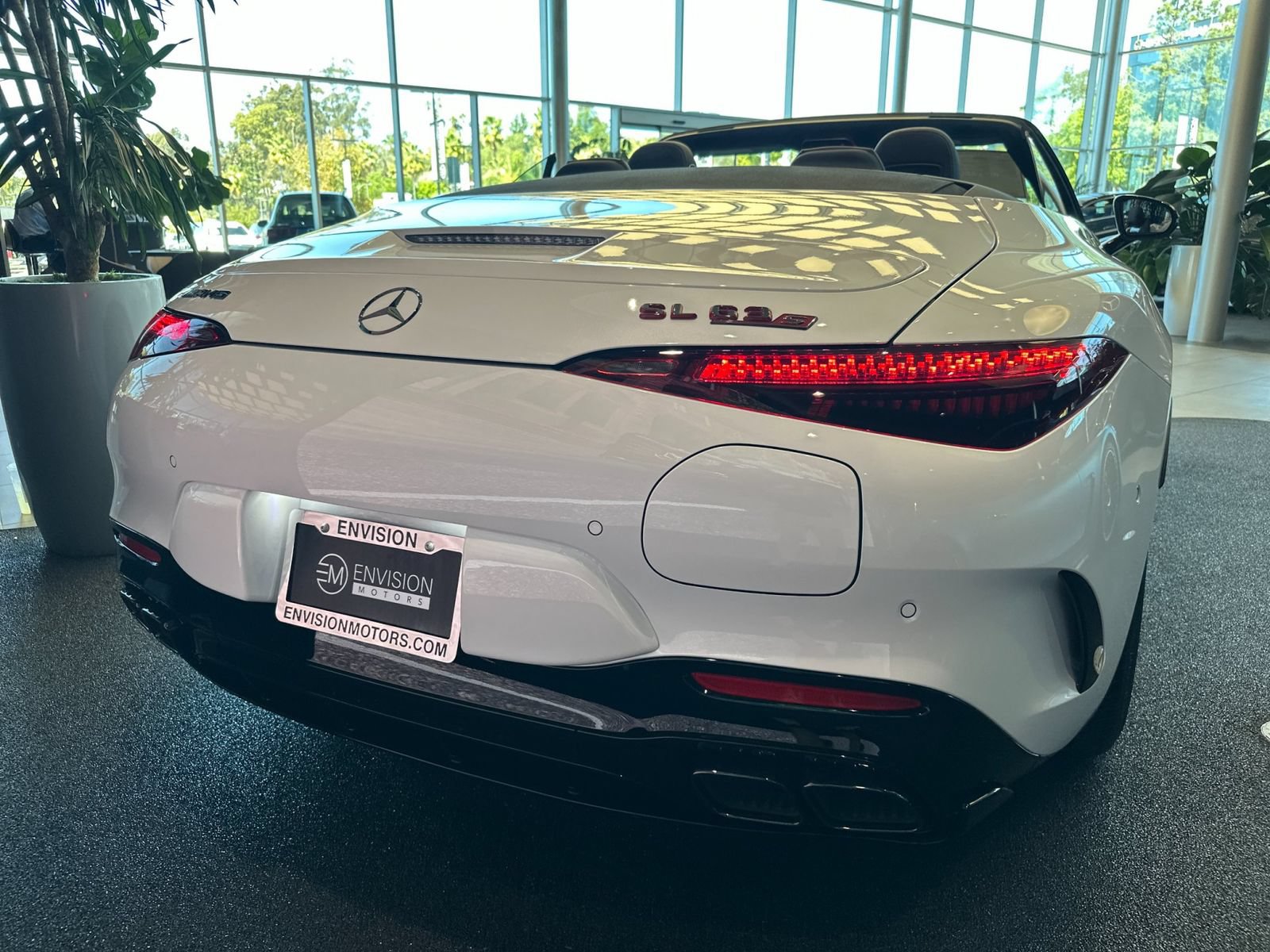 New 2026 Mercedes-Benz SL 63 AMG S e Performance 4MATIC image 4